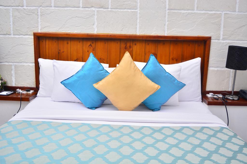 Unique Hotel 3*
